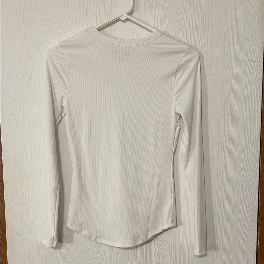 Set of White and Black Long Sleeve Shirts - Picture 3 of 8